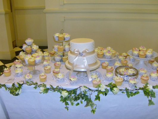 Dee's Creative Cake Co Dee's Creative Cake Co