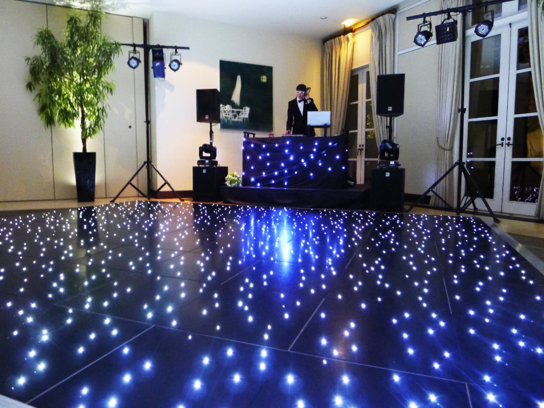 Sliding Vinyl DJs - DJs / Disco - London - Greater London