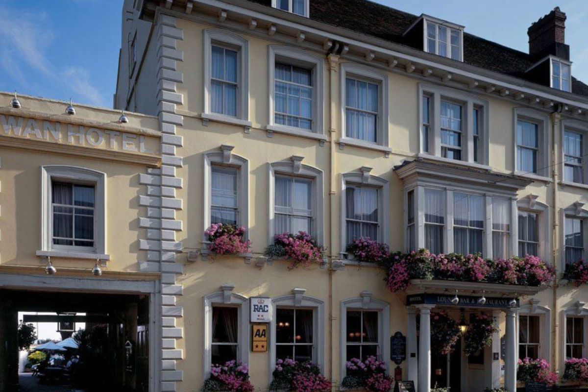 Swan Revived Hotel Swan Revived Hotel - Venues - Newport Pagnell - Buckinghamshire