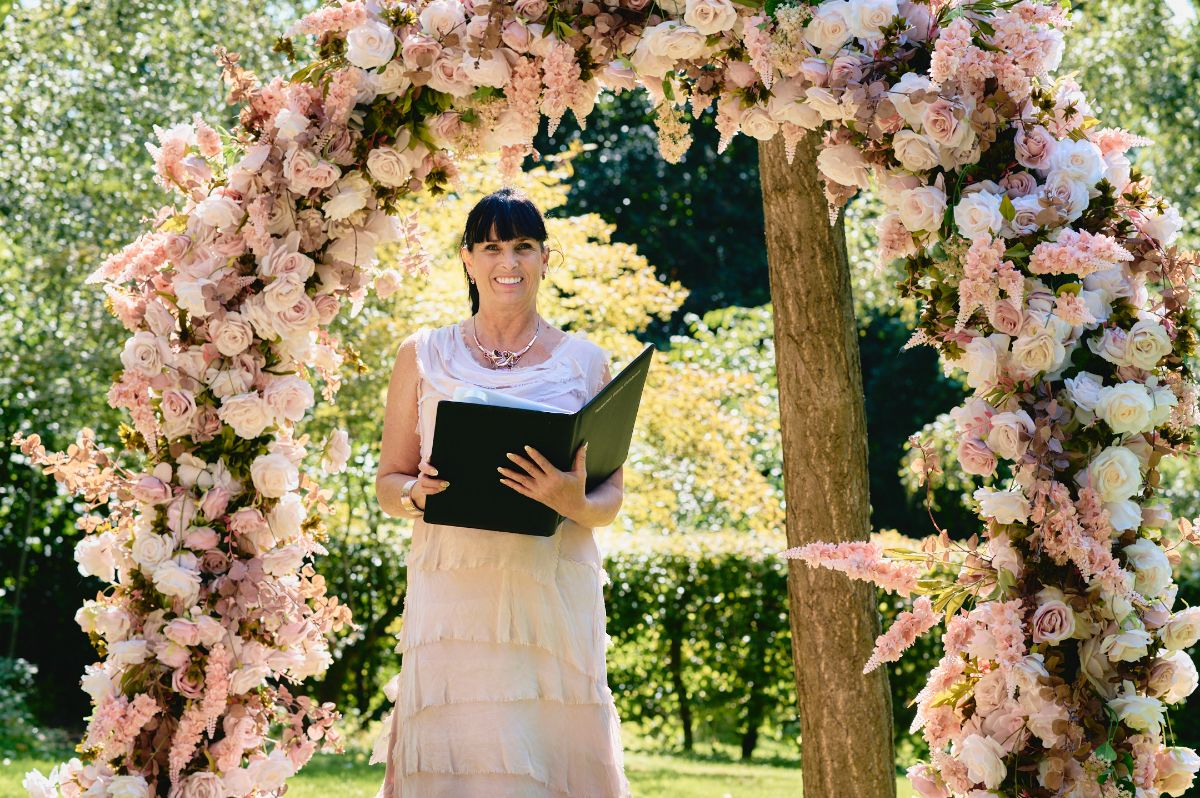 Treasured Words Celebrant Treasured Words Celebrant - Celebrant - Worcestershire - Worcestershire