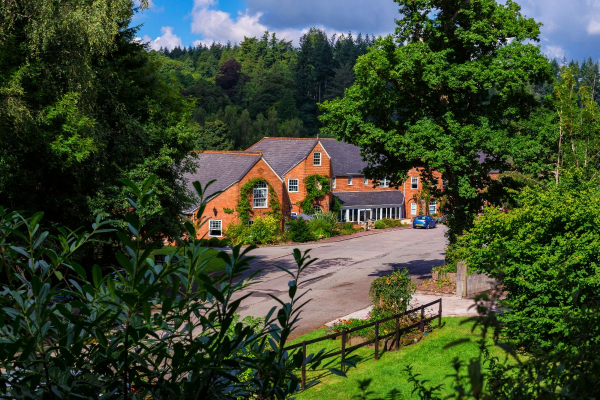 The Fox & Hounds Country Hotel
