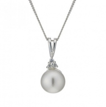 silver pearl necklace.jpg
