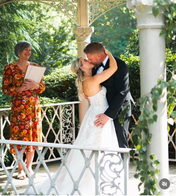 Jayne Jayne - Celebrant - Burton upon Trent - Staffordshire