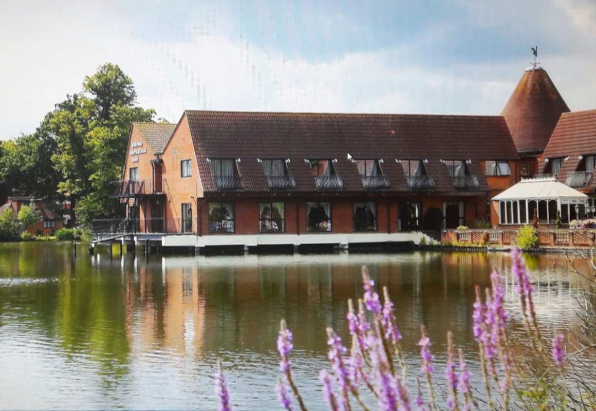 Lakeside International Hotel Lakeside International Hotel - Venues - Camberley - Surrey