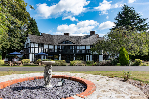 Thatchers Hotel Guildford Thatchers Hotel Guildford - Wedding Venue - Leatherhead - Surrey