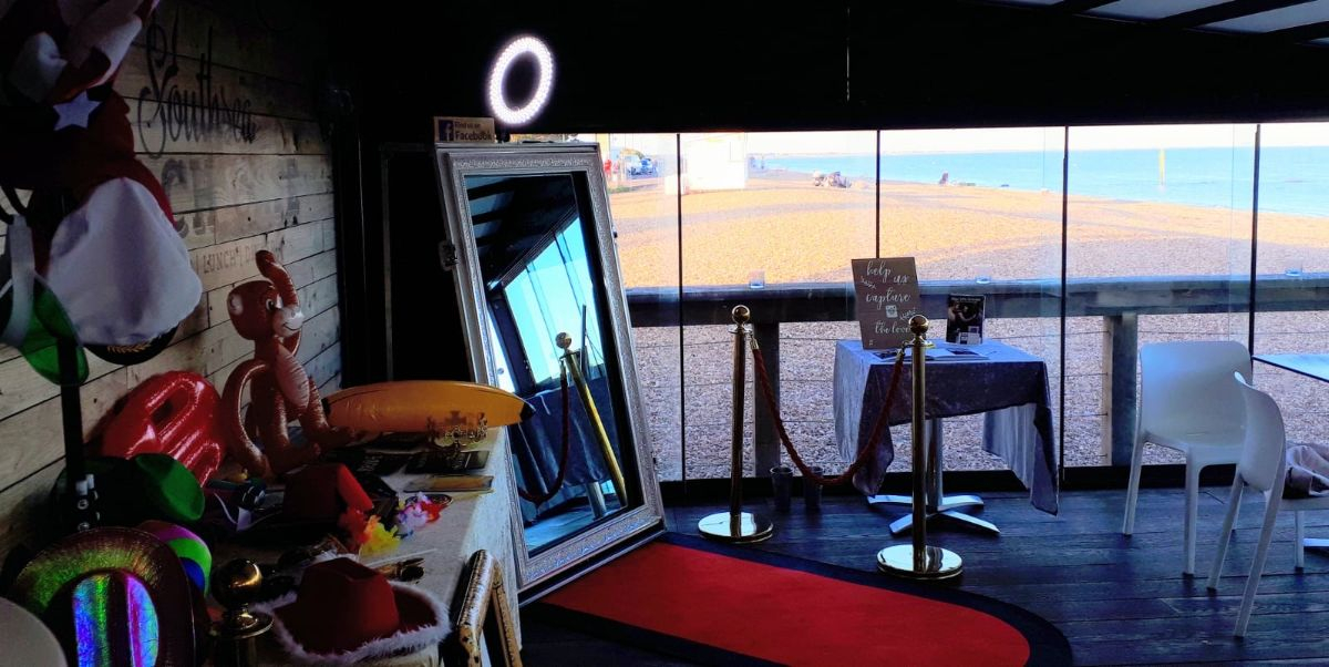 Magic Reflections Selfie Mirror Hire Magic Reflections Selfie Mirror Hire - Photo booth - Gosport - Hampshire