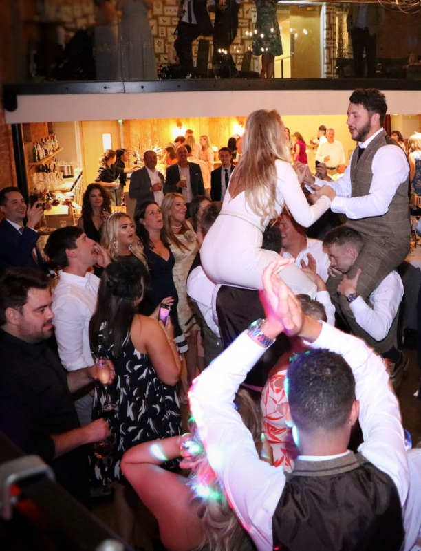 Live Wire DJ & Karaoke Hire Live Wire DJ & Karaoke Hire - DJs / Disco - Nottingham - Nottinghamshire