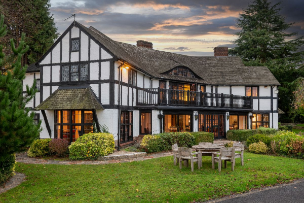 Thatchers Hotel Guildford Thatchers Hotel Guildford - Wedding Venue - Leatherhead - Surrey