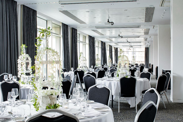 Doubletree by Hilton Leeds City Centre Doubletree by Hilton Leeds City Centre - Wedding Venue - Leeds - West Yorkshire
