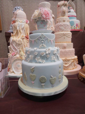 Cakes By Fiona Burnett Cakes By Fiona Burnett