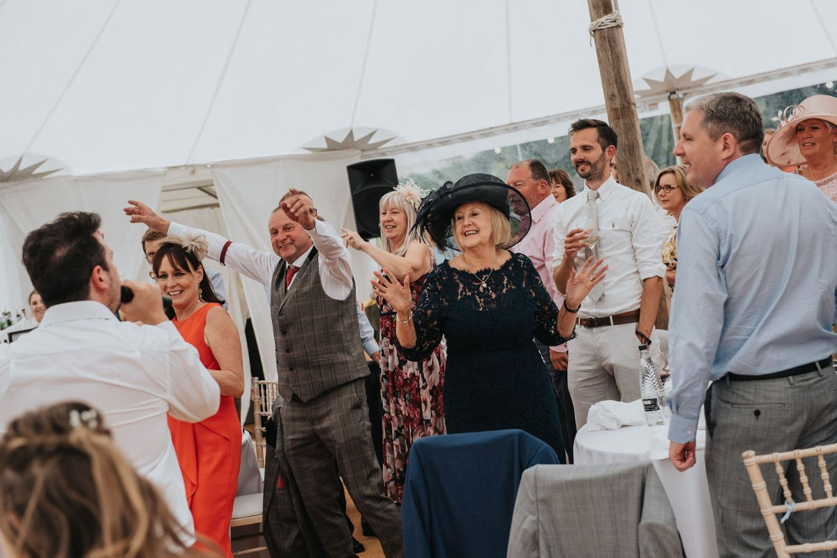 The Astonishing Singers - Singing Waiters - Entertainment - Huddersfield - West Yorkshire