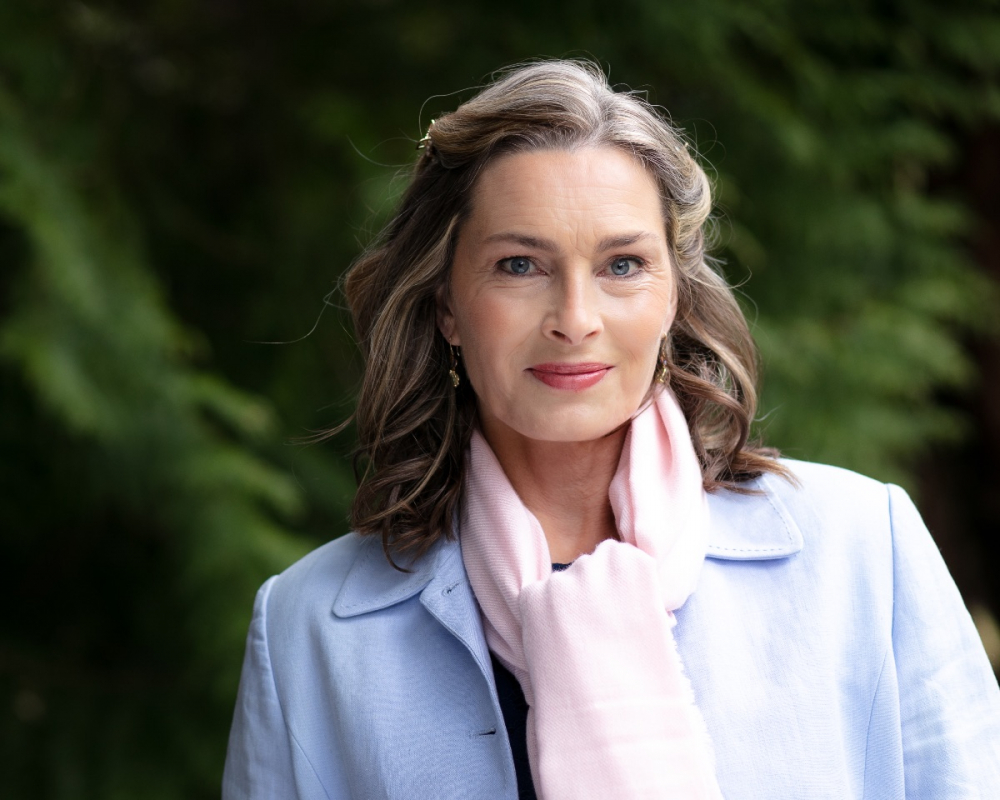 Jessika Hulbert Wedding Celebrant Jessika Hulbert Wedding Celebrant - Celebrant - Tunbridge Wells - Kent
