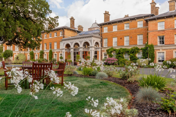 Oatlands Park Hotel Oatlands Park Hotel - Wedding Venue - Weybridge - Surrey