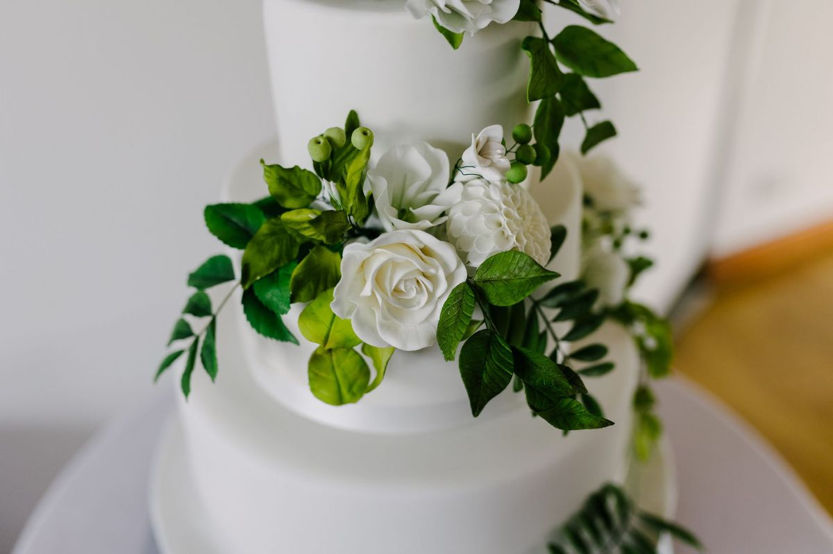 Razzmatazz Cakes Razzmatazz Cakes - Cakes & Favours - London - Greater London