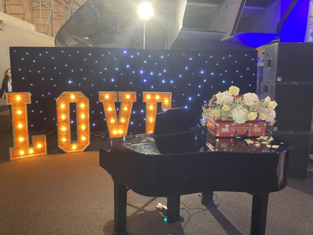 Chris Morris - Pianist Chris Morris - Pianist - Musicians - Warrington - Cheshire