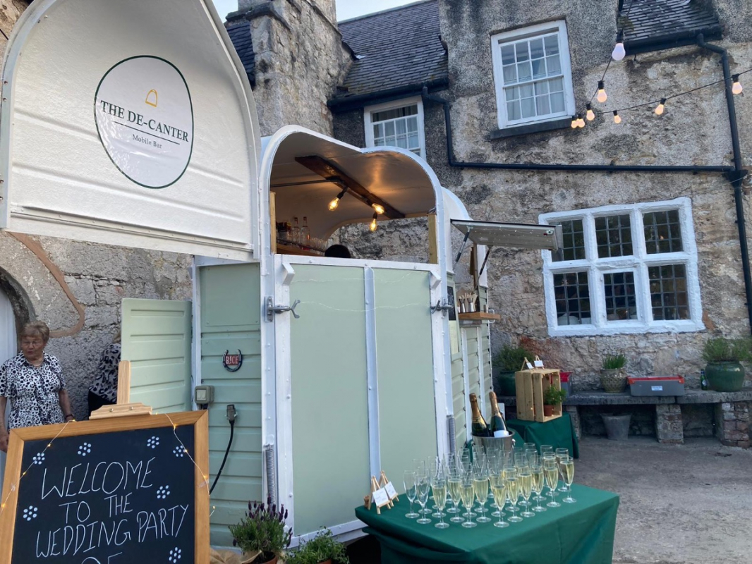 The De-Canter The De-Canter - Mobile Bars - Llangollen - Denbighshire