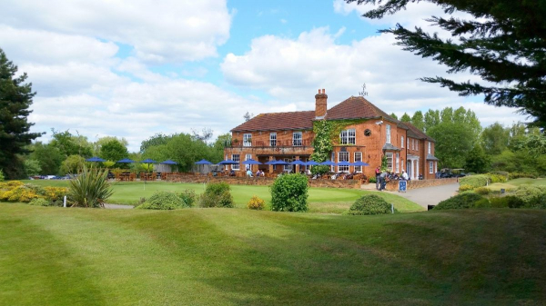Sand Martins Golf Club Sand Martins Golf Club - Wedding Venue - Wokingham - Berkshire