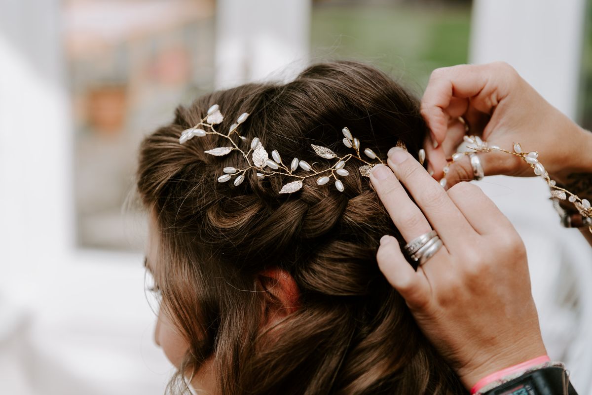 Beckies Bridal Hair-Image-10