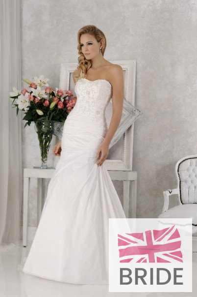 Veromia_weddingdress_VR61375.jpg