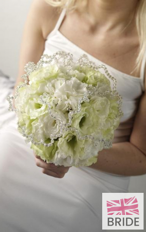 A-bridal-posy-of-lisianthus.jpg