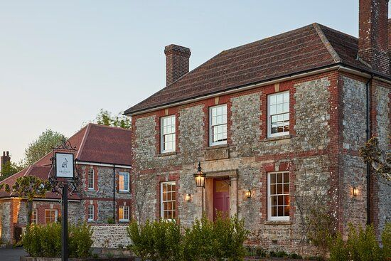 The Bradley Hare - Venues - Warminster - Wiltshire