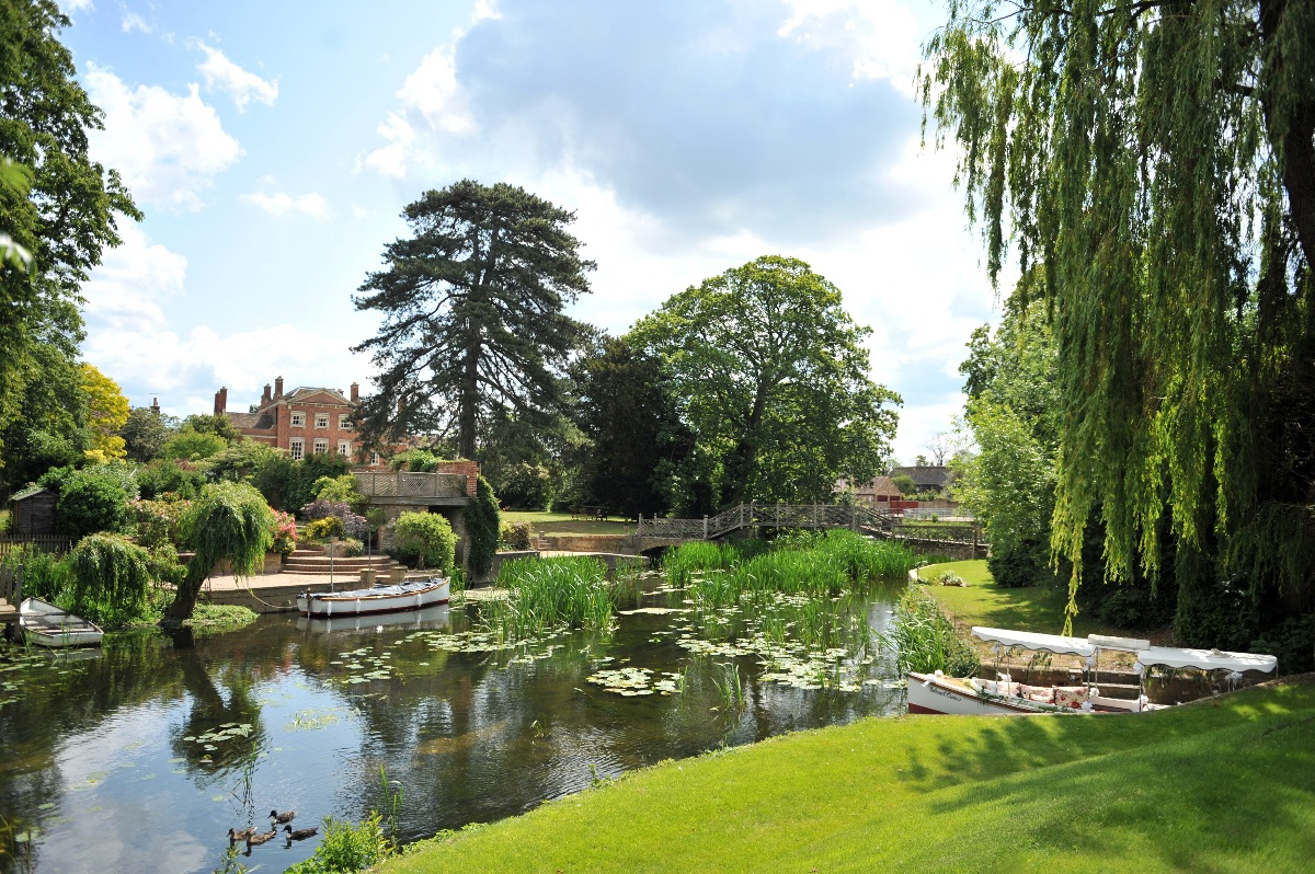 Wedding Venue In Huntingdon Island Hall Ukbride