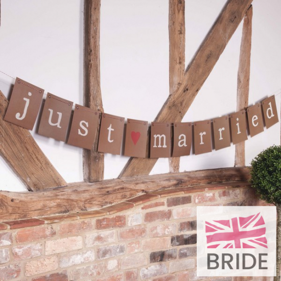 JUSTMARRIEDBROWNPAPERBUNTING9TheWeddingofmyDreams.jpg