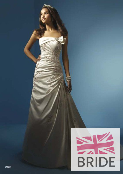 FALL 2010_BRIDAL_2137_Front.jpg