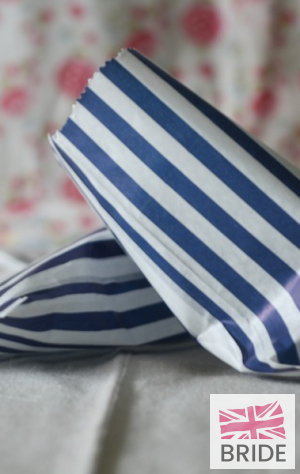 COLOUREDCANDYSTRIPEPAPERBAGSFORSWEETSX1003for100TheWeddingofmyDreams(6).JPG
