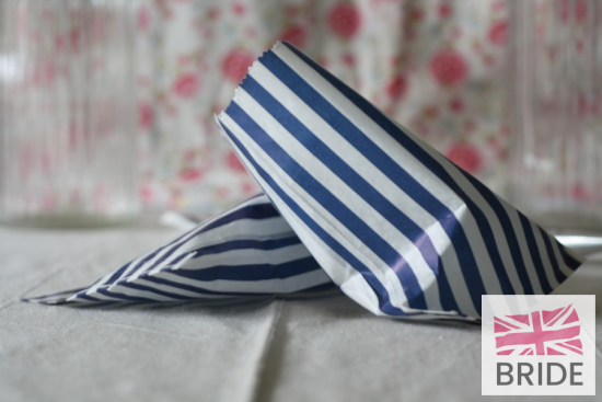 COLOUREDCANDYSTRIPEPAPERBAGSFORSWEETSX1003for100TheWeddingofmyDreams(6).JPG