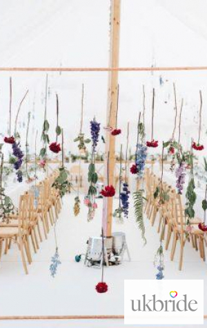 Minimalist-Botanical-Wedding-in-a-London-Backyard-Miss-Gen-Photography-45-600x400 (1).jpg