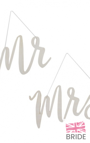 WOODENMRANDMRSWEDDINGCHAIRSIGNSCUTOUTCALLIGRAPHY6.50TheWeddingofmyDreams.jpg