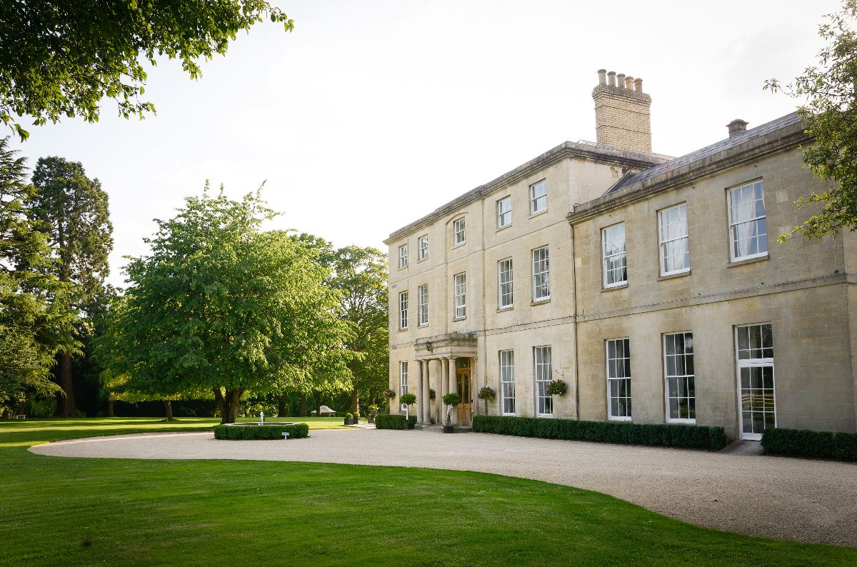 Wedding Venue in Stonehouse , Eastington Park UKbride