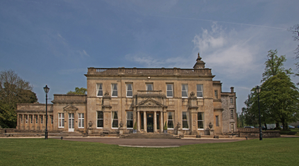 Tracy Park Golf & Country Hotel