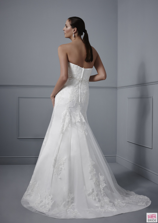 SABRINA 2-ROMANTICA-HIRES-2017.jpg