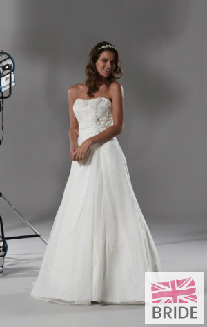 coleen-romantica-2014-weddingdress.jpg