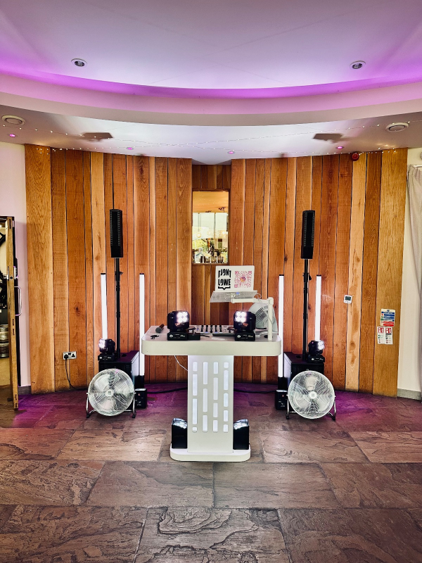 DJ Jon Lowe - DJs / Disco - Wigan - Greater Manchester