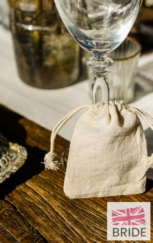 Linenweddingfavourbag1.jpg