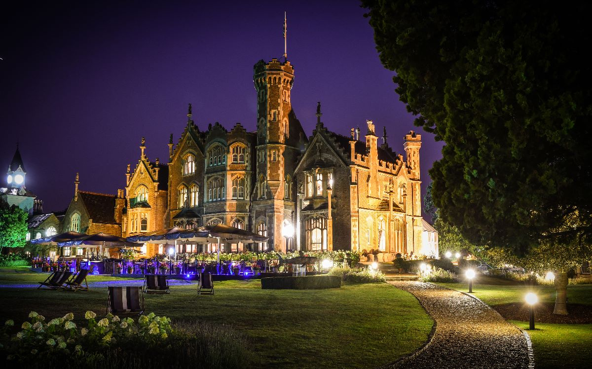 Wedding Venue In Windsor The Oakley Court Ukbride