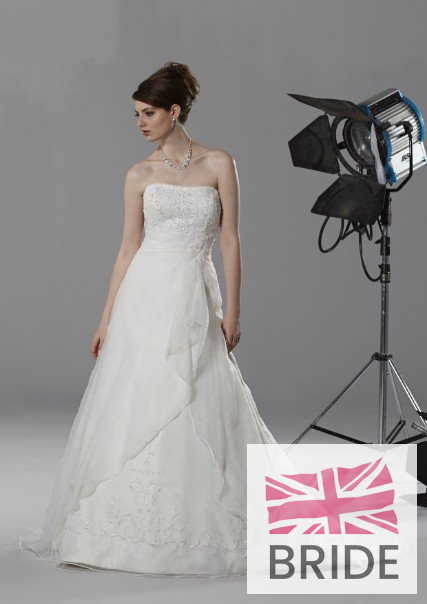 monique-romantica-2014-weddingdress.jpg