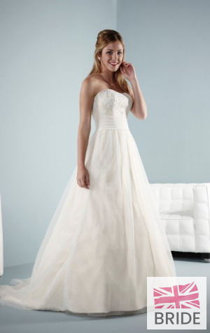 blake-pure-2014-weddingdress.jpg