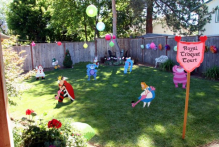 Alice In Wonderland Party Decorations.JPG