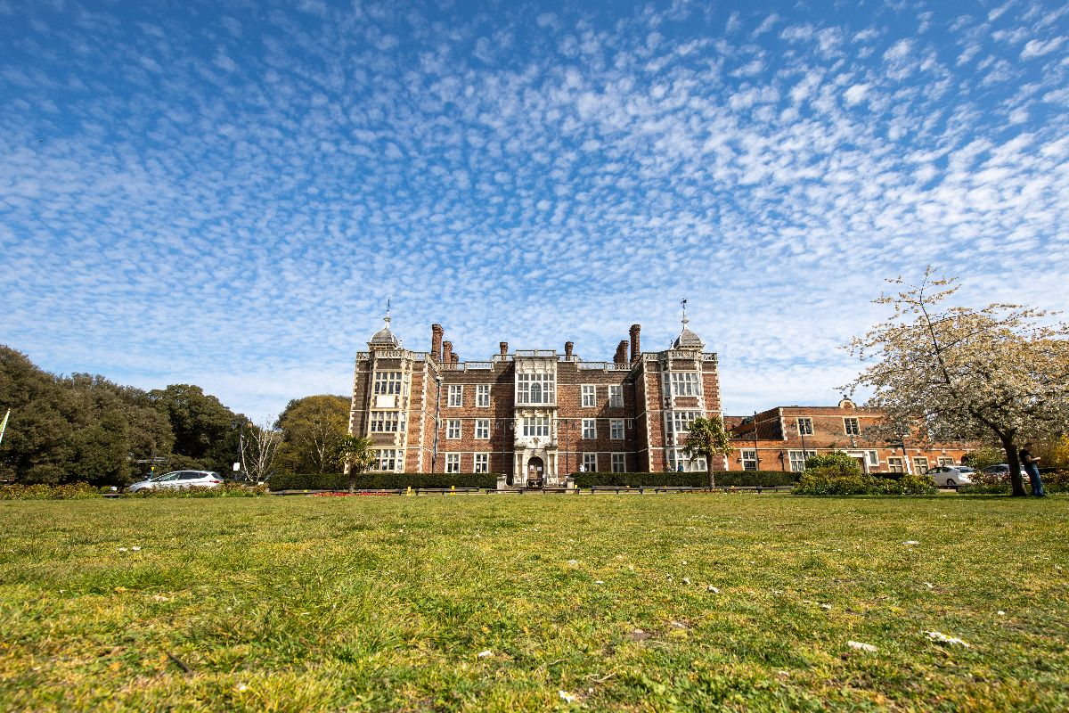 Wedding Venue in London, Charlton House & Gardens UKbride