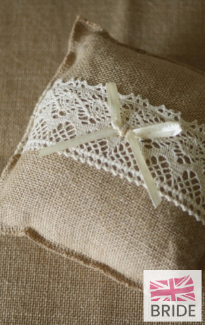 HESSIANRINGCUSHION11TheWeddingofmyDreams(1).JPG