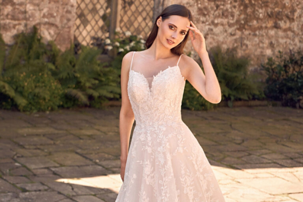 Finesse Birdes & Grooms - Wedding Dress / Fashion - Chesterfield - Derbyshire