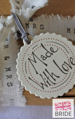 MADEWITHLOVEROUNDGIFTTAGWITHSCALLOPEDEDGES75pTheweddingofmydreams(2).jpg