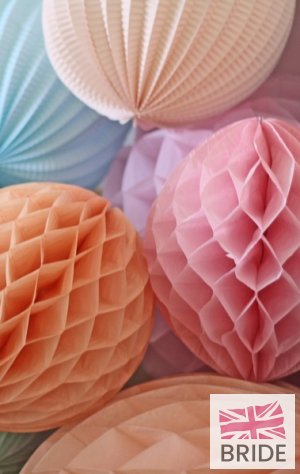 LARGEHONEYCOMBPAPERPOMS5TheWeddingofmyDreams(2).jpg