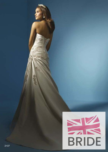 FALL 2010_BRIDAL_2137_Back.jpg