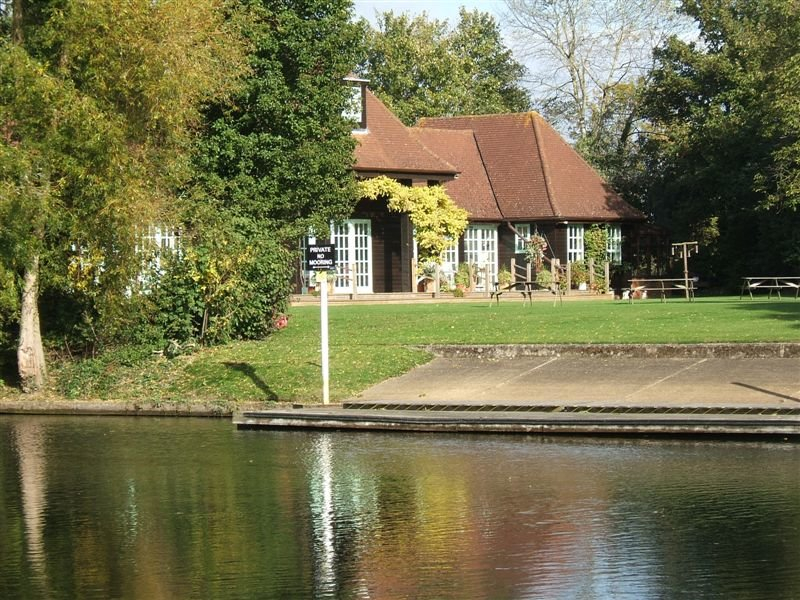 Queen's Eyot - Venues -  - Berkshire