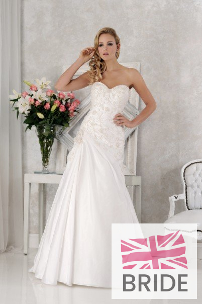 Veromia_weddingdress_VR61374.jpg